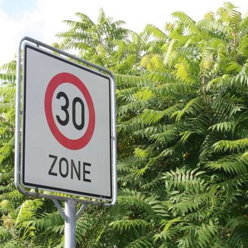 Geschwindigkeit 20 bis 40 km